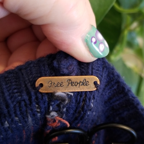 Free People sweater - Picture 3 of 4
